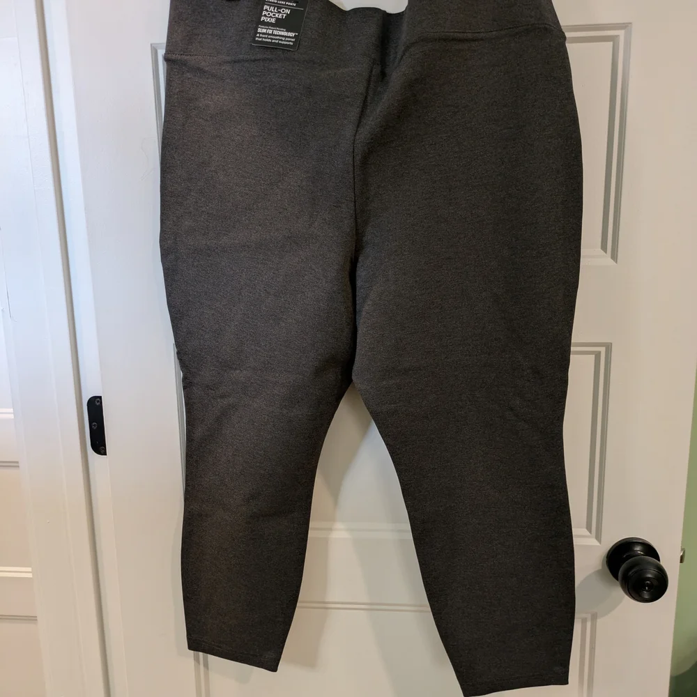 New with tags! torrid Gray High-Waisted Leggings - Picture 7 of 11